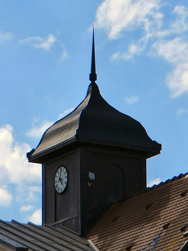 Clocheton d'un bâtiment administratif à Delle (90) photo Y. Bessero