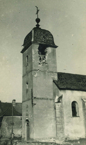 L'église de Quenoche après le bombardement de 1944, focument Mairie de Quenoche