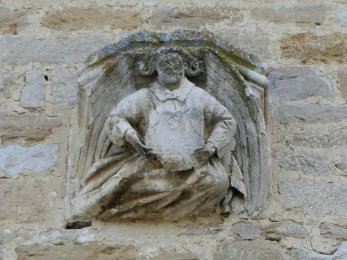 Pierre sculptée, photo Y. Bessero