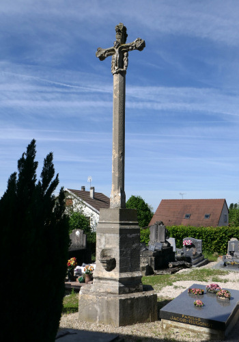 Croix de pierre, photo Y. Bessero