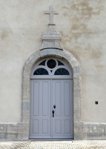 Portail de l'église de Quenoche, photo Y. Bessero